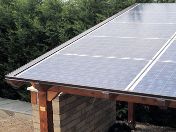 Tetto predisposto per pannelli fotovoltaici con copertura in lamiera