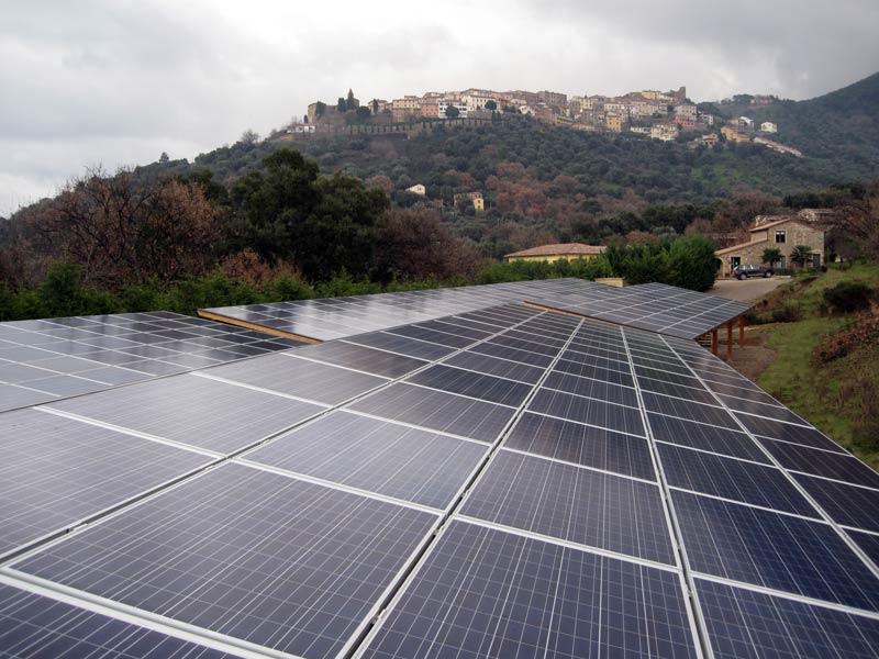 pensilina fotovoltaica in legno lamellare