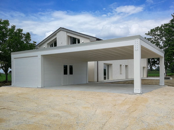 Grande carport moderno in legno Cube bianco con locale chiuso – CCU2605 Grande carport moderno in legno Cube bianco con locale chiuso – CCU2605