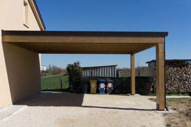pergola-cube-addossata-zona-coperta-lattoneria-testa-di-moro-cuc220-800-2.jpg