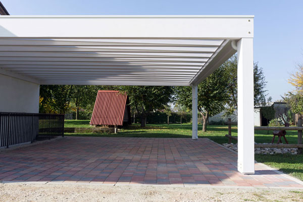 Pergola Cube full white con tetto piano e policarbonato – CuP104