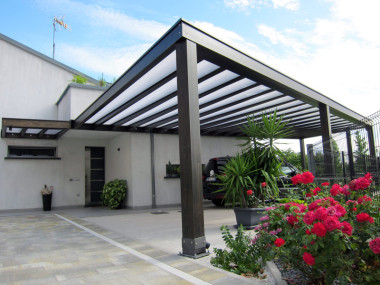 pergola-cube-moderna-nero-policarbonato-compatto-cup112-800-1.jpg