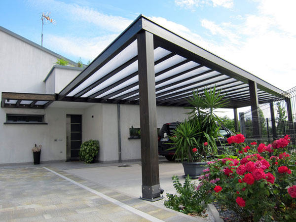 Pergola Cube moderna nero poro aperto con policarbonato compatto – CuP112